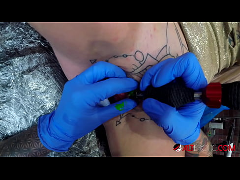 ❤️ Extremamente tatuada, a brasa Sully Savage fez uma tatuagem em seu clítoris ❤❌ Sexo de qualidade em pt-br.purchasexz.top ﹏